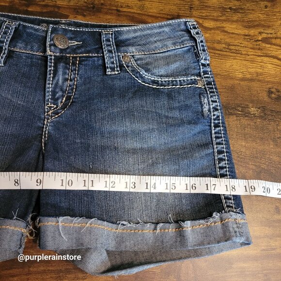 Silver Jeans McKenzie Shorts Size 29 Cuffed Button Flaps Low Rise Tummy Control - Picture 8 of 13